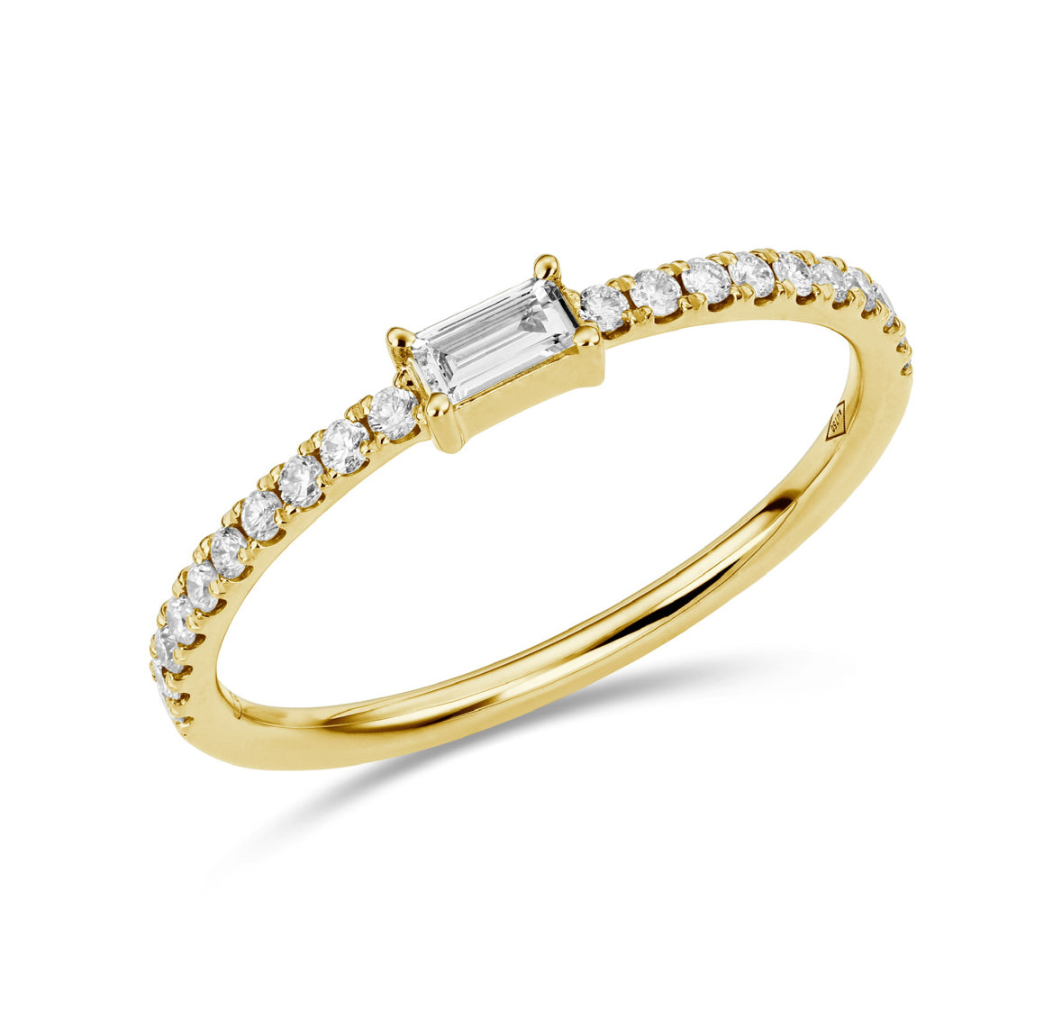 EMERALD CUT DIAMOND RING WITH PAVÉ BAND