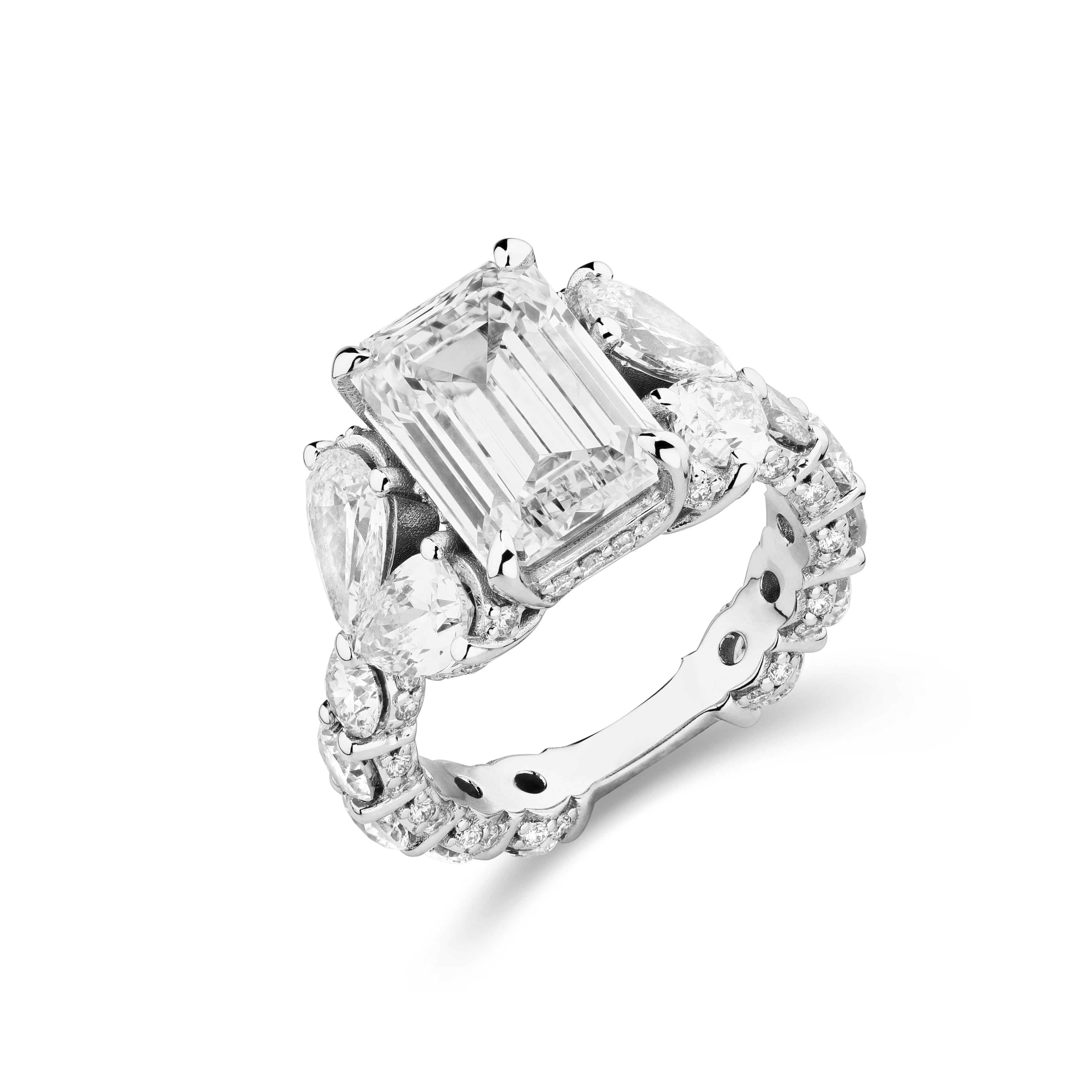 Emerald cut 4ct ring (LG)