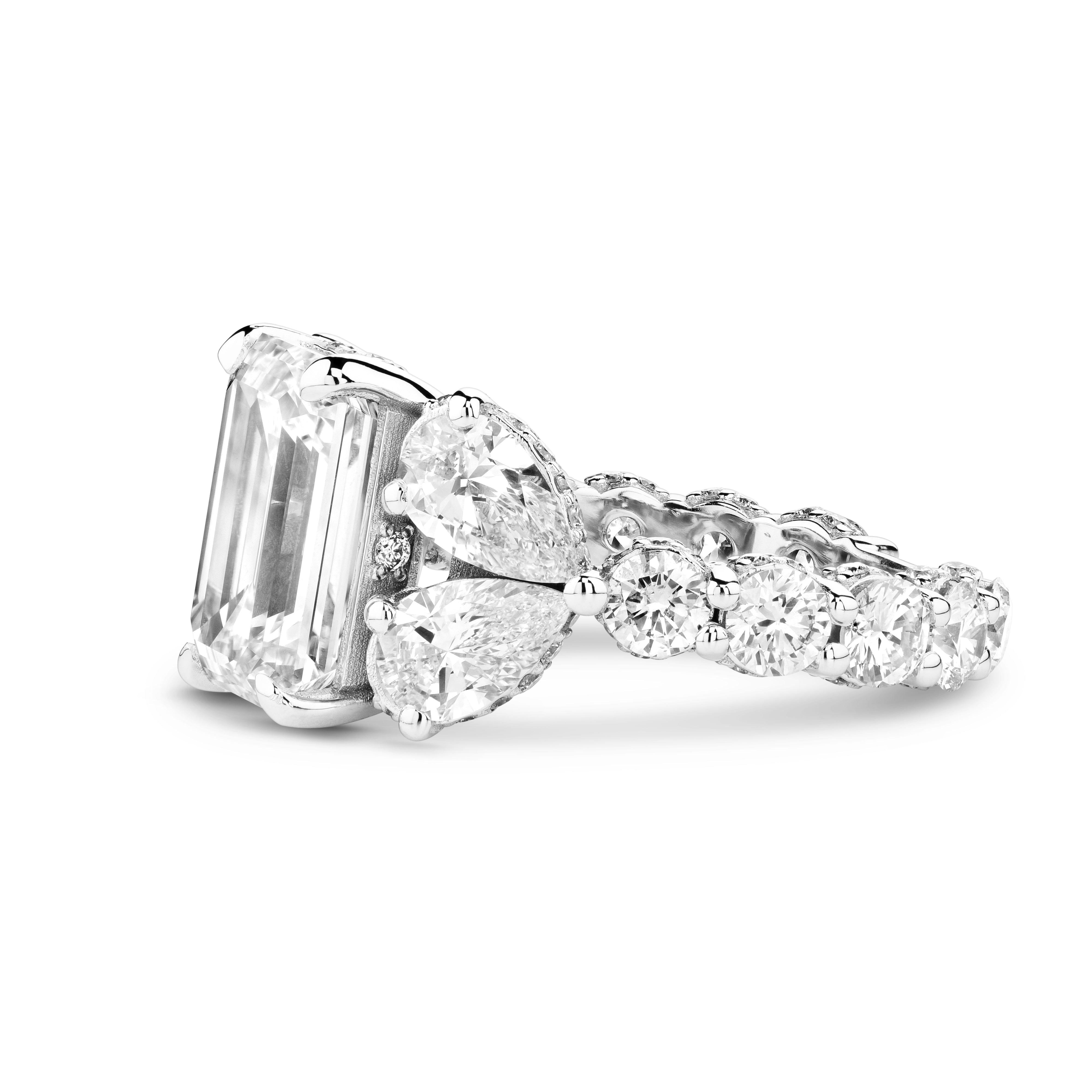 Emerald cut 4ct ring (LG)