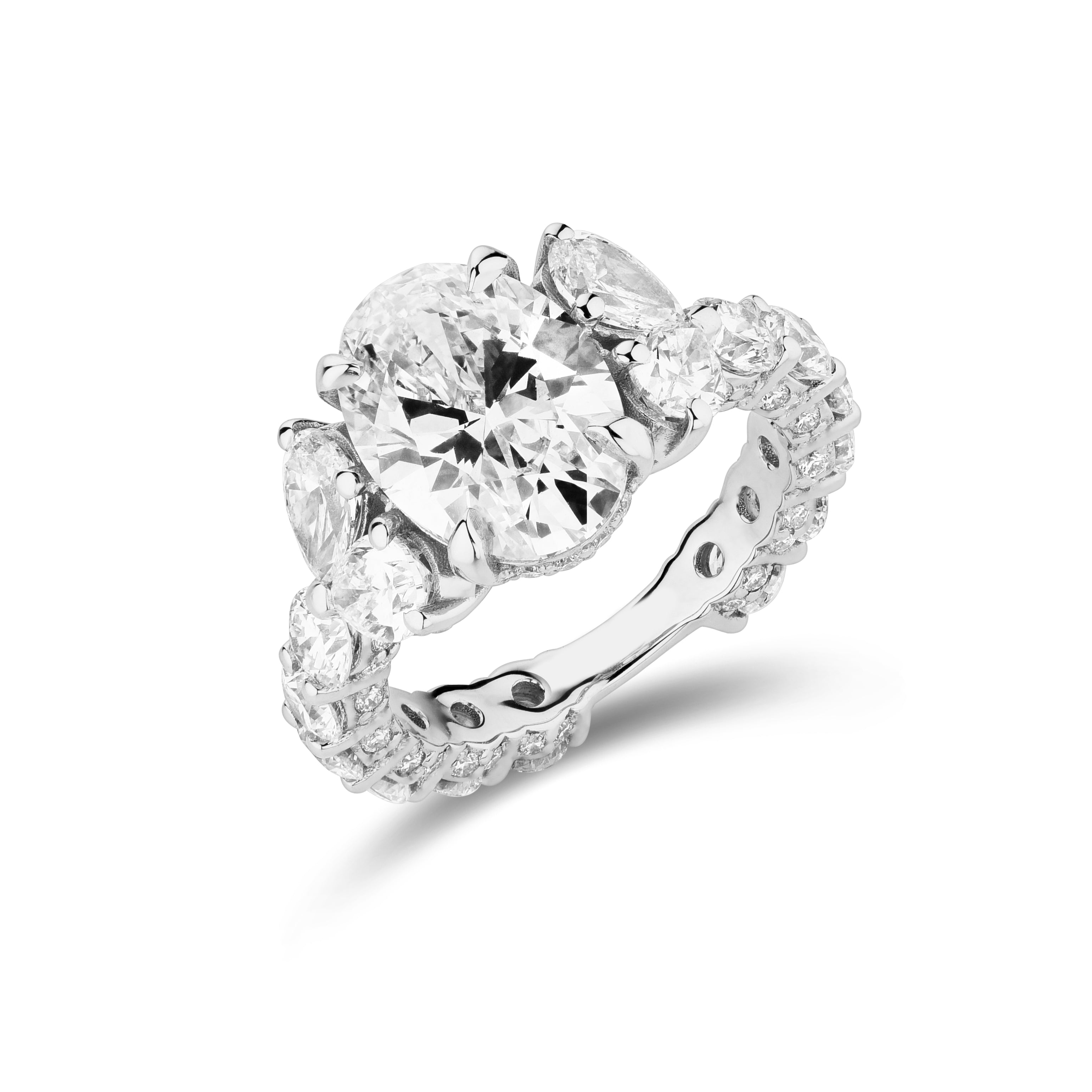 Oval and pear cut diamond 3.5ct ring